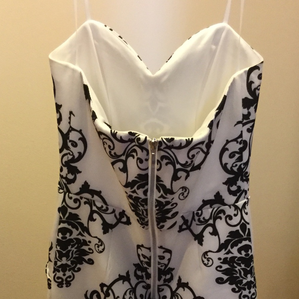 Dress - Picture 2 of 3